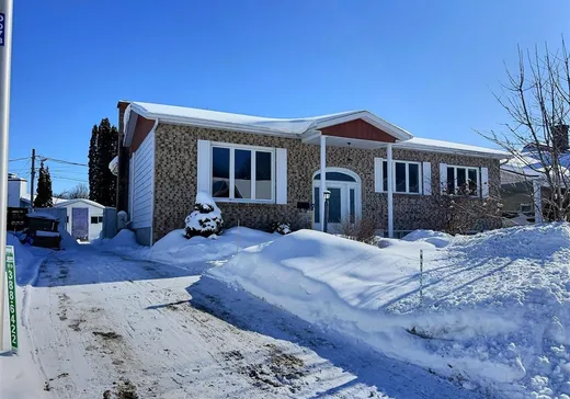 Bungalow à vendre - 460 Rue Sauvé, Drummondville, J2C5V5