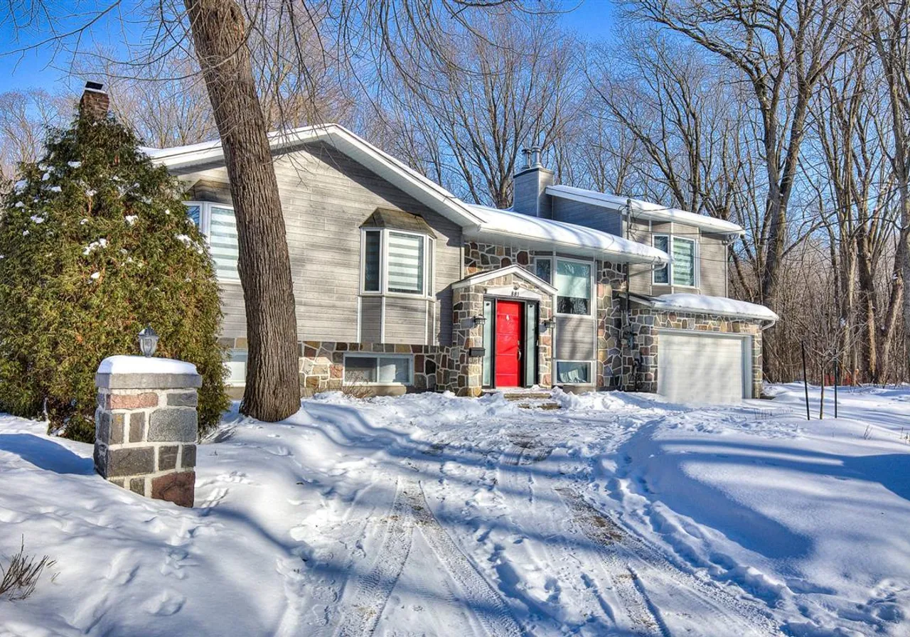 881 Rue Bellemare — photo 1