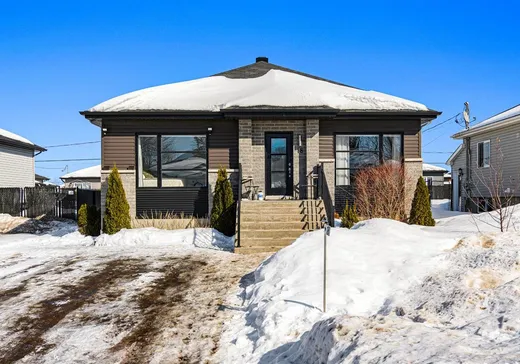 Maison à vendre - 18 Rue Lavigne, Brownsburg-Chatham, J8G 1N5