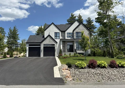 Maison à vendre - 17085 Rue du Corail, Mirabel, J7N 3P5