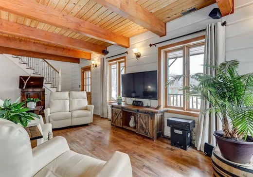 Fermette à vendre - 580 Ch. de la Carrière, St-Hippolyte, J8A 1E9