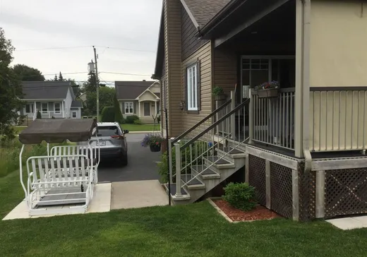 Maison à vendre - 2400 Rue St-Damase, Drummondville, J2B 8N2