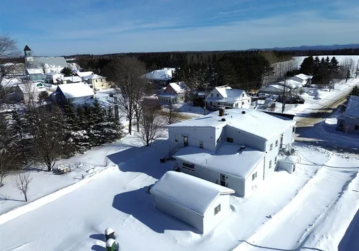 Maison à vendre - 4581 Rue Principale, Lac-Mégantic, G0Y 1G0