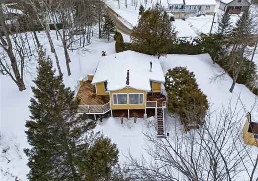 Maison à vendre - 335 Rue du Bord-de-l'Eau, Ste-Catherine-De-Hatley, J0B 1W0