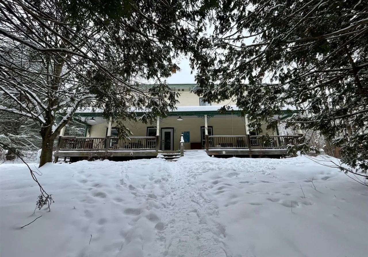 34 Ch. Cameron — photo 2