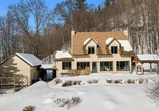 Two or more stories for sale - 402 Ch. de la Montagne, Wakefield, J0X3G0