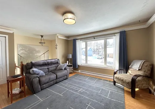 Maison à vendre - 309B Rue de la Montagne, Témiscaming, J0Z 3R0