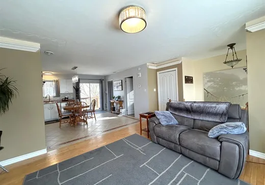 Maison à vendre - 309B Rue de la Montagne, Témiscaming, J0Z 3R0