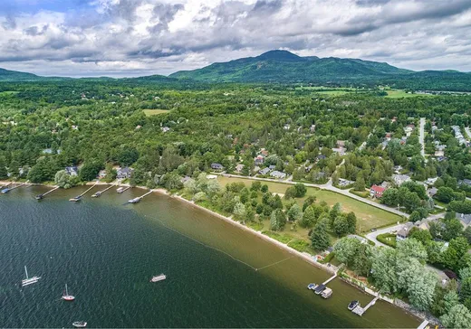 House for sale - 102 Av. de la Plage, Magog, J1X 5V3