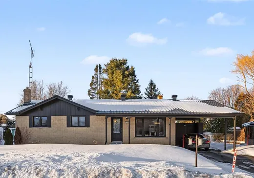 Bungalow à vendre - 118 Rue des Vétérans, Saint-Jean-sur-Richelieu, J2Y1K7