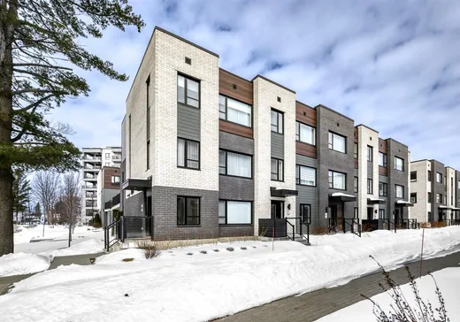 Maison à étages à vendre - 133 Rue Carmelle-Boutin, Blainville, J7C0Z9