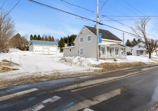 Maison à étages à vendre - 550 Av. Principale, Saints-Anges, G0S3E0