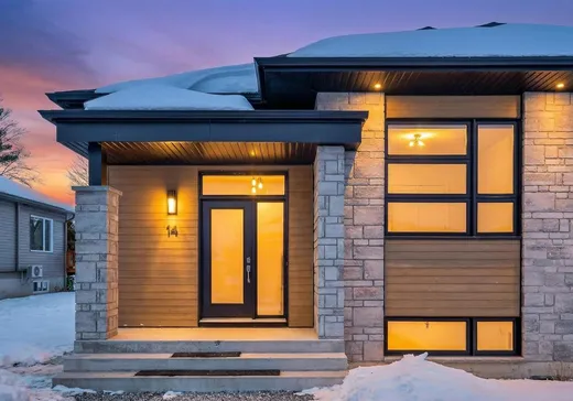 House for sale - 14 Rue Charles-Powell, Bromont, J2L 0S4