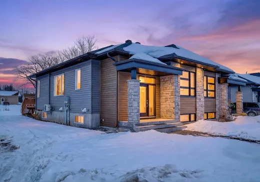 House for sale - 14 Rue Charles-Powell, Bromont, J2L 0S4