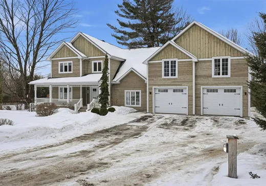 Two or more stories for sale - 31 Rue Sarah, Shefford, J2M1V1