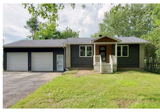 Two or more stories for sale - 15 Rue Bouchard, Saint-Louis-de-Blandford, G0Z1B0