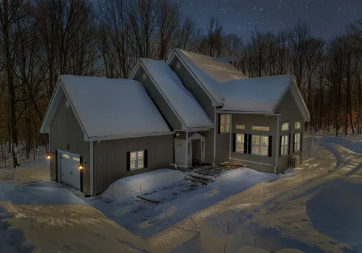 Maison à étages à vendre - 20 Rue Beauregard, St-Hippolyte, J8A1C6