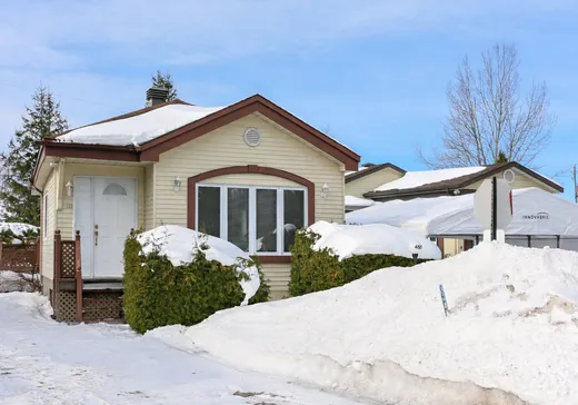 Two or more stories for sale - 455 27e avenue du Domaine, Sainte-Marthe-sur-le-Lac, J0N1P0