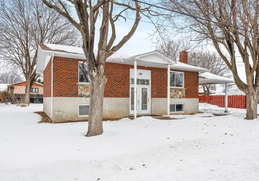 House for sale - 2200 Rue d'York, St-Hubert, J3Y 5G7