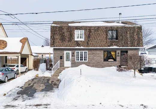 Two or more stories for sale - 606 Rue Montpetit, Salaberry-de-Valleyfield, J6S5M7