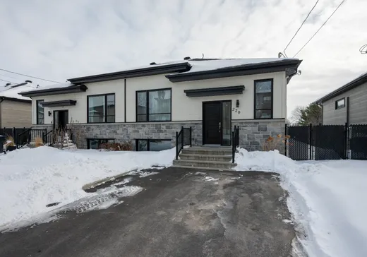 Maison à vendre - 220 20e Avenue O., Venise en Quebec, J0J 2K0