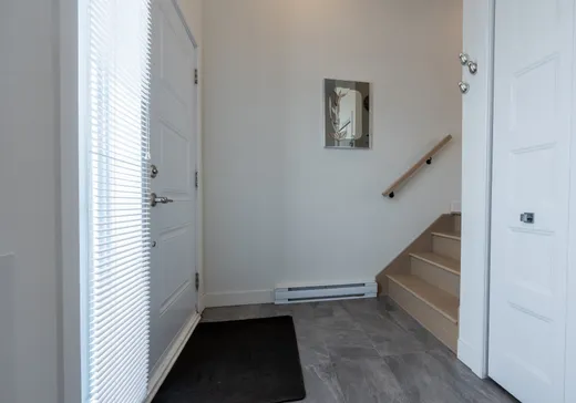 Maison à vendre - 220 20e Avenue O., Venise en Quebec, J0J 2K0