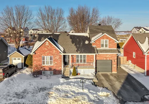 Maison à vendre - 219 Rue Tremblay, St-Simon-De-Bagot, J0H 1Y0