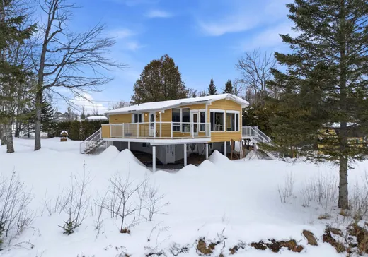 Maison à étages à vendre - 335 Rue du Bord-de-l'Eau, Ste-Catherine-De-Hatley, J0B1W0