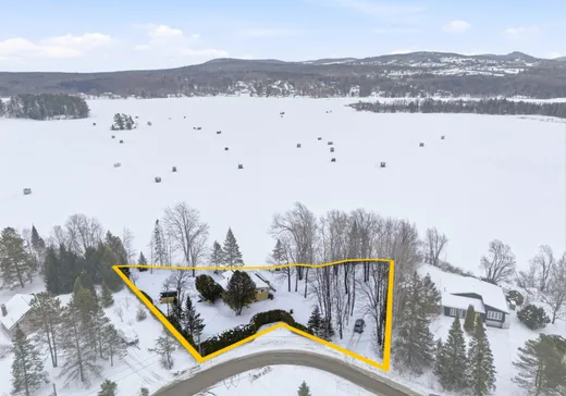 Maison à vendre - 335 Rue du Bord-de-l'Eau, Ste-Catherine-De-Hatley, J0B 1W0