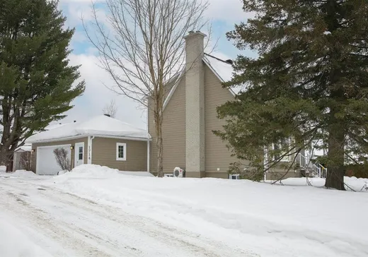 Maison à vendre - 1714 Rue de Châteaumont, Sherbrooke, J1G 4V9