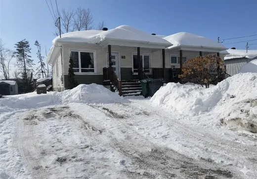Bungalow for sale - 318 Rue des Mille-Abeilles, Sherbrooke, J1H0A1