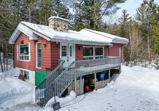 Maison à vendre - 2325 Rue du Mont-Baldy, Sainte-Adèle, J8B 1Y9