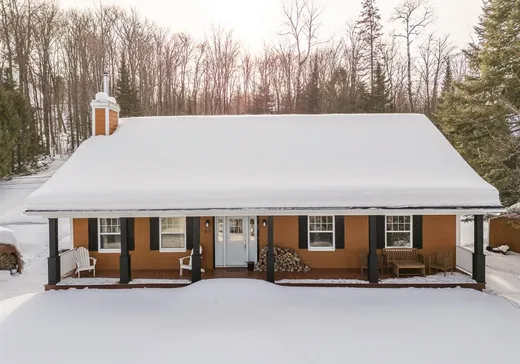 Bungalow à vendre - 65 Ch. de Fribourg, Saint-Sauveur, J0R1R2