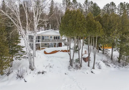 Bungalow for sale - 2943 Ch. du Tour-du-Lac-Tibériade, Rivière-Rouge, J0T1T0