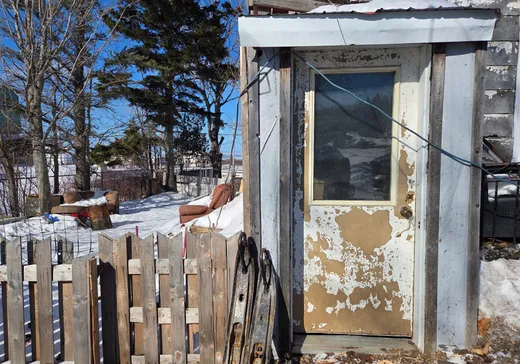 Maison à vendre - 101 Rue St-Jean, Grosses-Roches, G0J 1K0