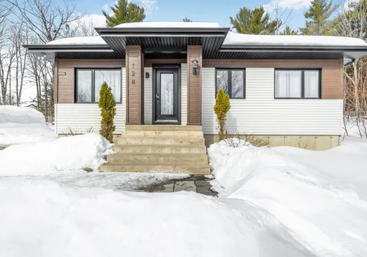 Maison à vendre - 128 Rue du Quartier, Sainte-Sophie, J5J 0P6