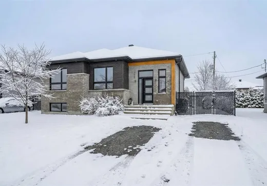 Bungalow for sale - 372 Rue du Golf, Saint-Zotique, J0P1Z0