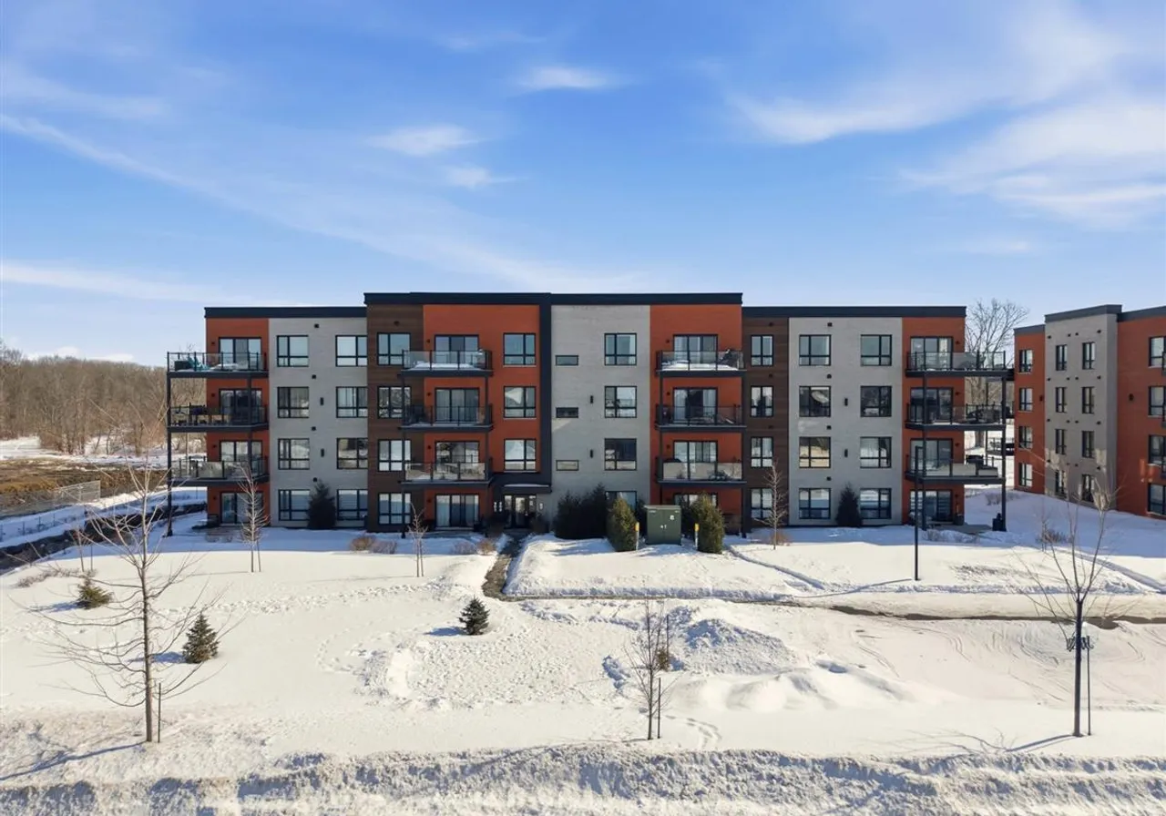202 Rue de l'Aigle, App. 301 — photo 1