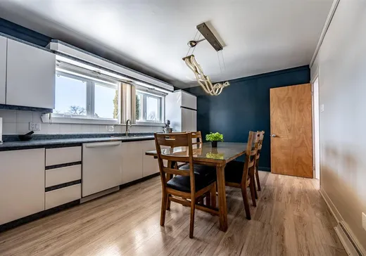 Maison à vendre - 445 Boul. Mauricien, Pointe-Du-Lac, G9B 1G1