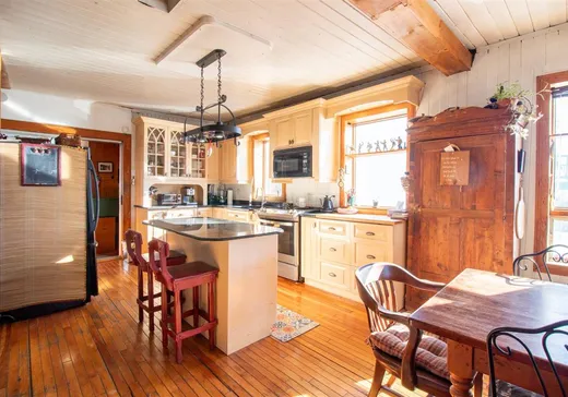 Maison à vendre - 580 2e Avenue, Grandes-Piles, G0X 1H0