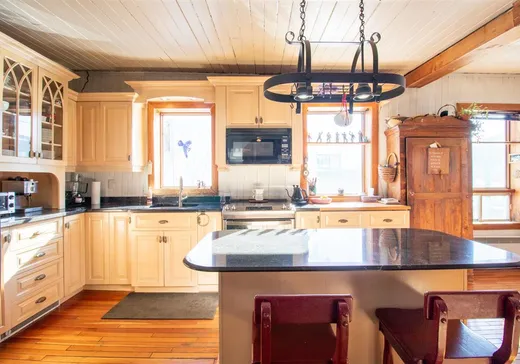 Maison à vendre - 580 2e Avenue, Grandes-Piles, G0X 1H0