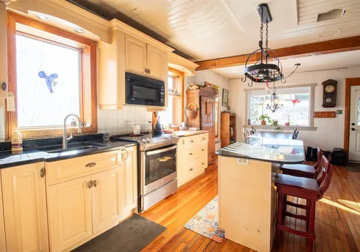 Maison à vendre - 580 2e Avenue, Grandes-Piles, G0X 1H0