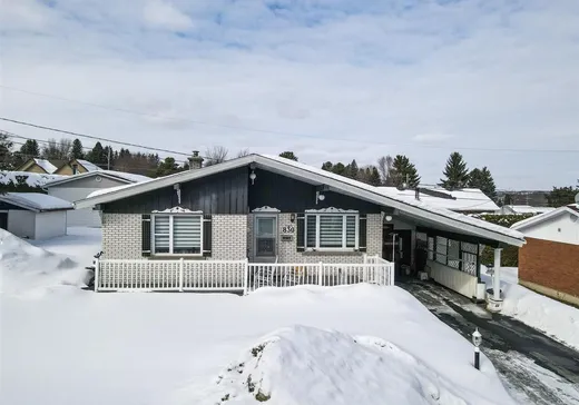 House for sale - 830 27e Rue, Saint-Georges, G5Y 4K4