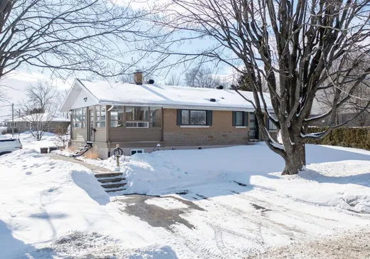 House for sale - 490 Boul. Mauricien, Pointe-Du-Lac, G9B 1G4