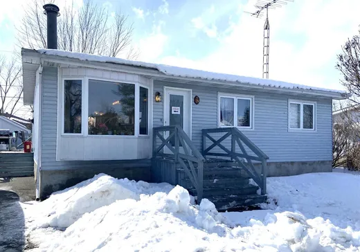 Bungalow à vendre - 14 Rue Pilon, Godmanchester, J0S1H0