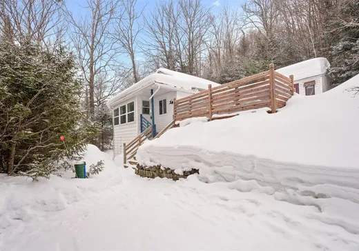 Maison à vendre - 718 Ch. du Lac-des-Becs-Scie E., Saint-Sauveur, J0R 1R1