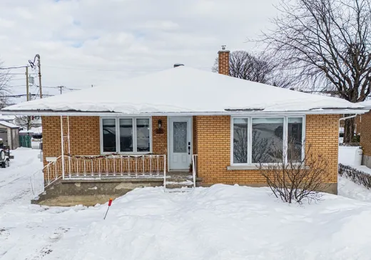 Two or more stories for sale - 19 Rue Morin, Salaberry-de-Valleyfield, J6T5B8