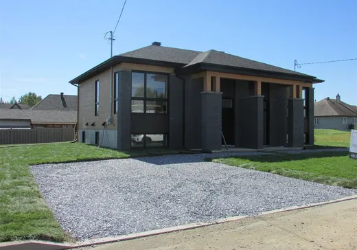 Bungalow à vendre - 82B Rue St-Patrick, Tring-Jonction, G0N1X0