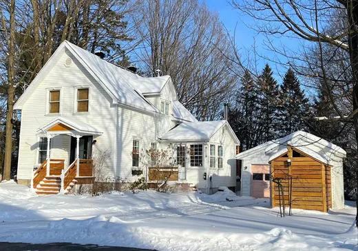Un étage et demi à vendre - 165 Rue Baldwin, Coaticook, J1A2A1