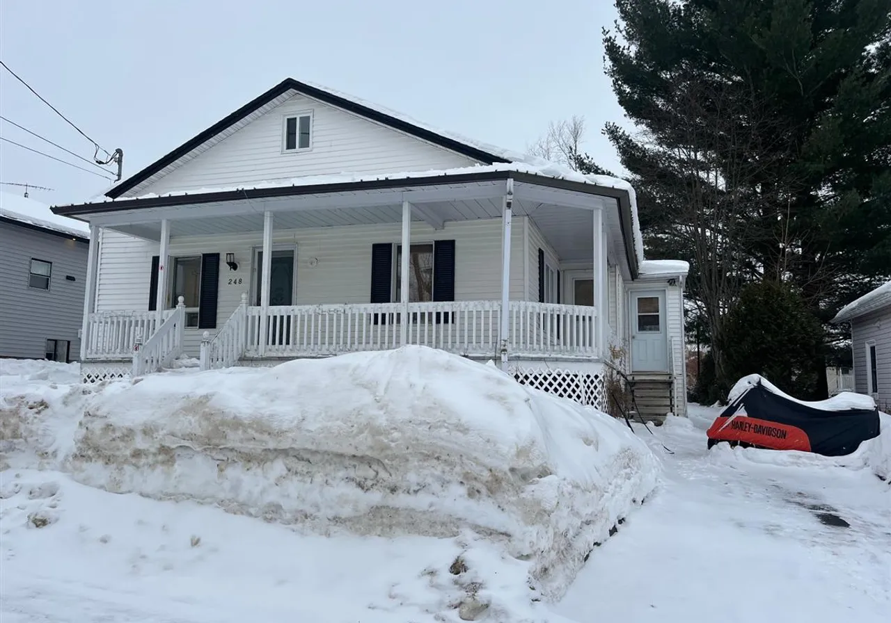 248 Rue St-Joseph — photo 1